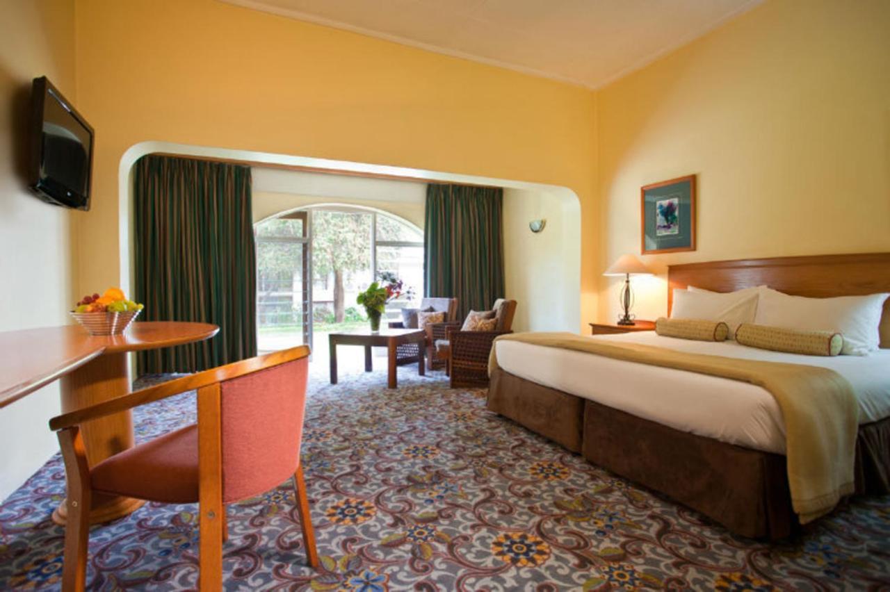Sunbird Lilongwe Hotel Exterior photo