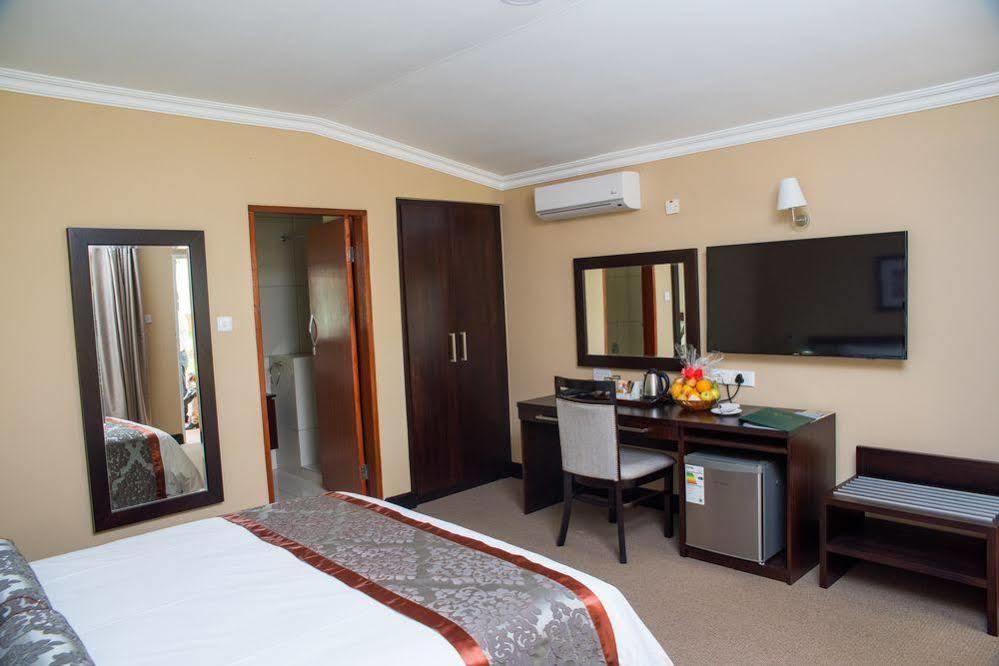 Sunbird Lilongwe Hotel Exterior photo